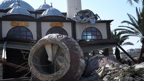 Здание, разрушенное в результате землетрясения в Антакье, Турция