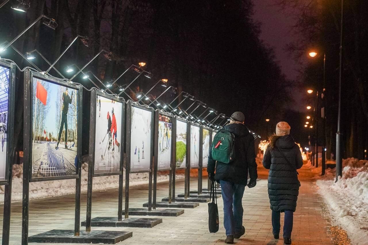 Три фотовыставки о зимних видах спорта открылись в парках Москвы - РИА Новости, 1920, 14.02.2023