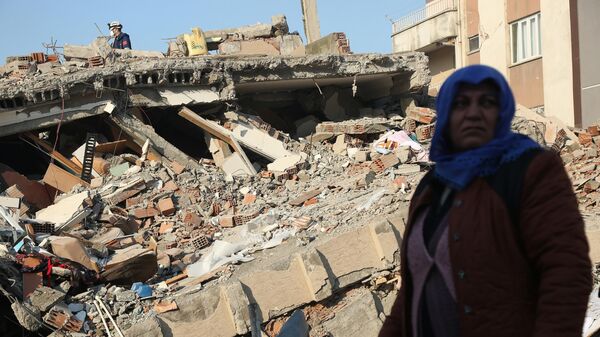 Разбор завалов после землетрясения в турецком городе Адыямане