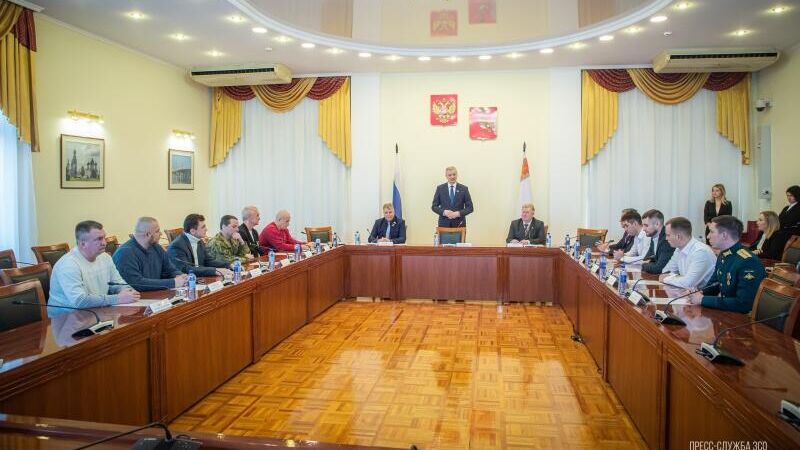 Председатель Законодательного Собрания Вологодской области Андрей Луценко встретился с участниками боевых действий - РИА Новости, 1920, 15.02.2023