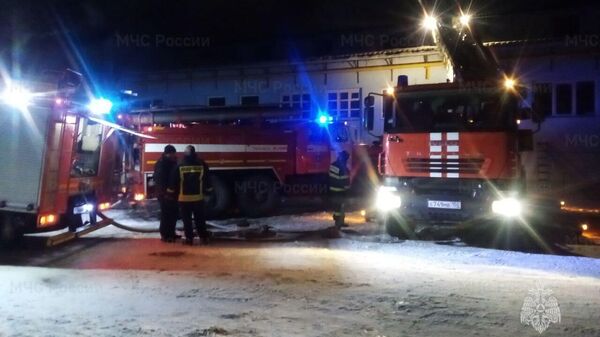 Автомобили МЧС на месте пожара в Коломне