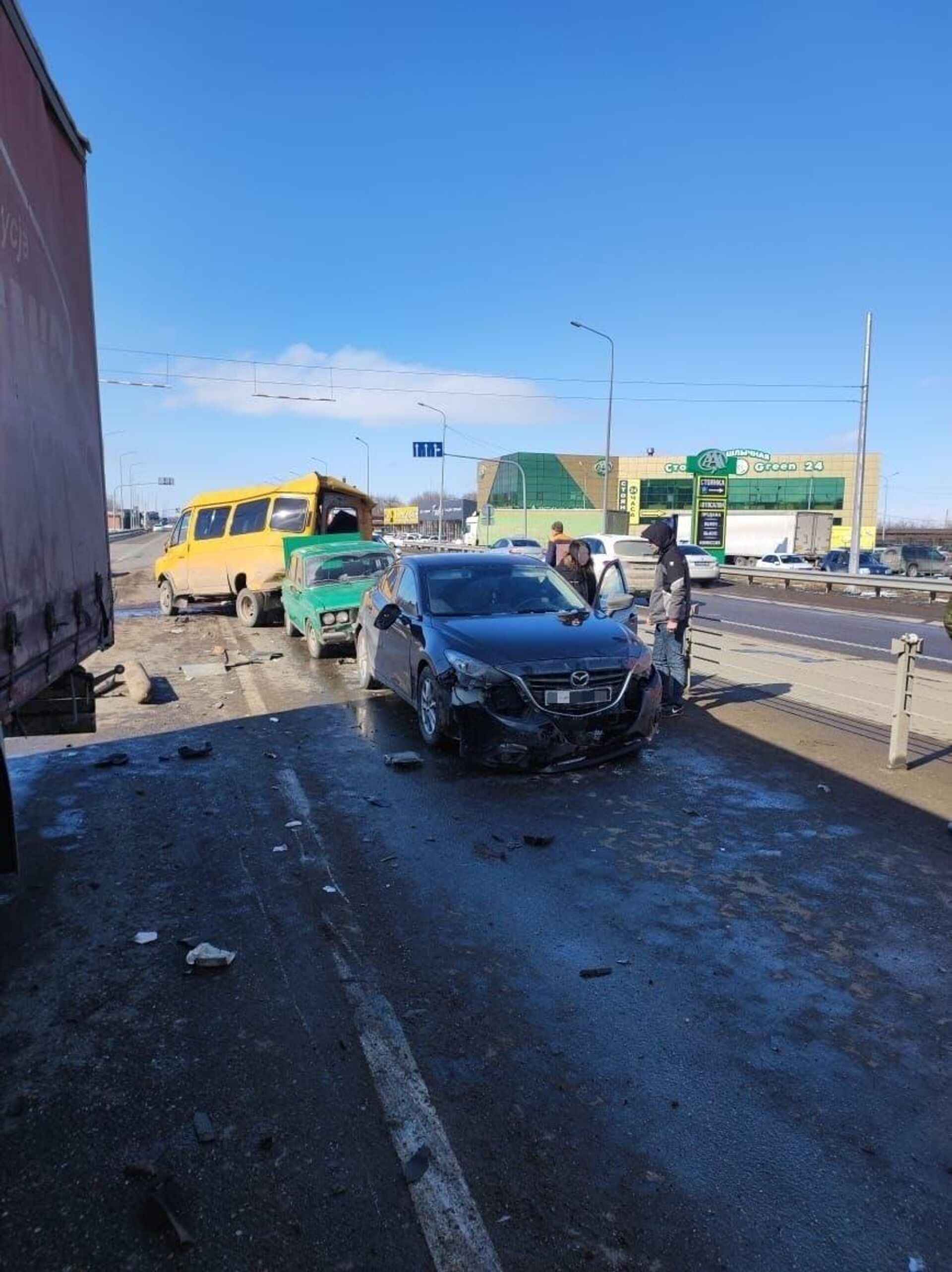 A serious accident on the Caucasus highway involving a freight vehicle and 15 vehicles - 1920, 02/16/2023