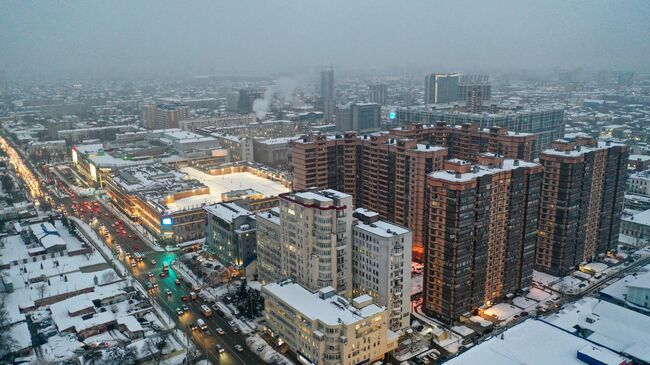 Вид на город Краснодар после снегопада. Архивное фото