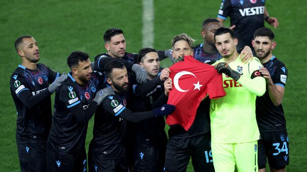 Футболисты турецкого клуба Трабзонспор после матча Лиги конференций