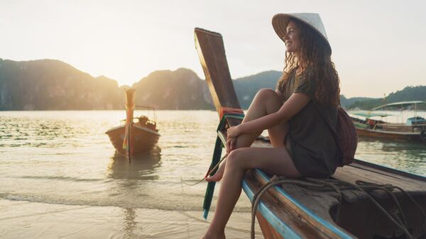 Девушка на отдыхе в Таиланде 