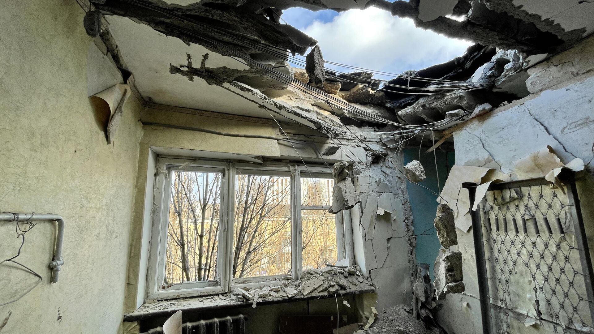 Общежитие, поврежденное в результате обстрела со стороны ВСУ - РИА Новости, 1920, 01.03.2023