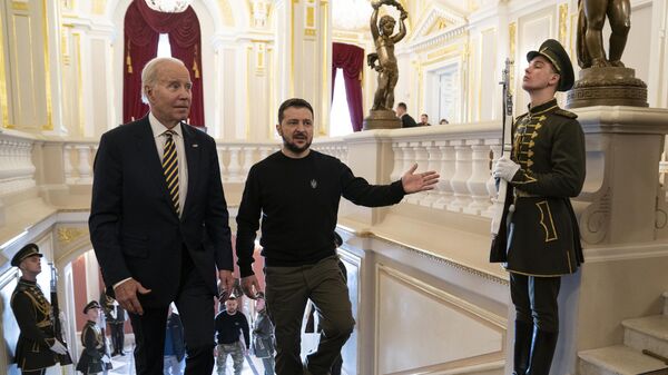 Джо Байден и Владимир Зеленский во время встречи в Киеве