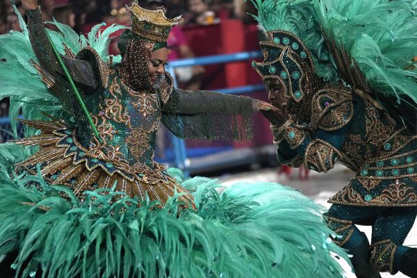 Самые горячие девушки бразильского карнавала