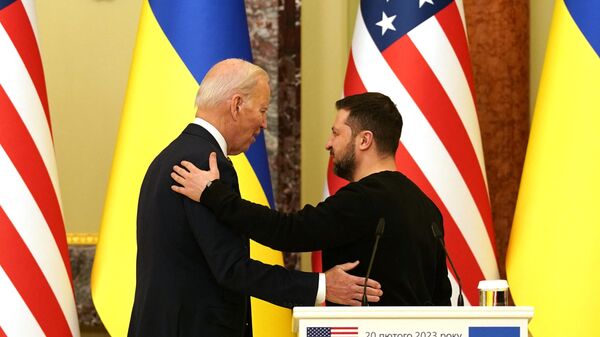 Джо Байден и Владимир Зеленский в Киеве во время встречи в Киеве