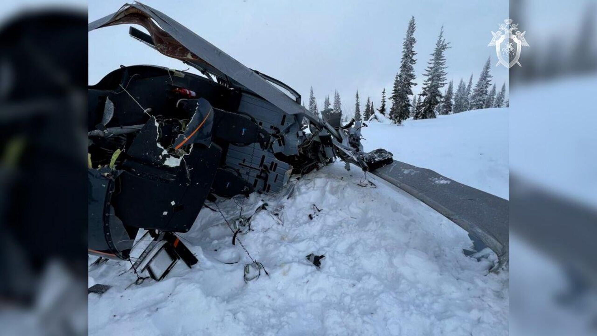 Место аварийной посадки вертолета АС-350 Еврокоптер в районе горы Топхан в Кемеровской области - РИА Новости, 1920, 20.02.2023