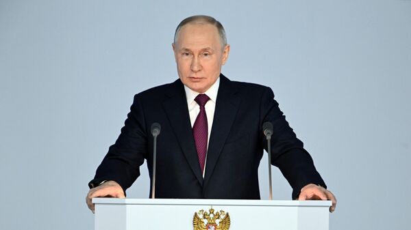 Президент России Владимир Путин выступает с ежегодным посланием Федеральному Собранию