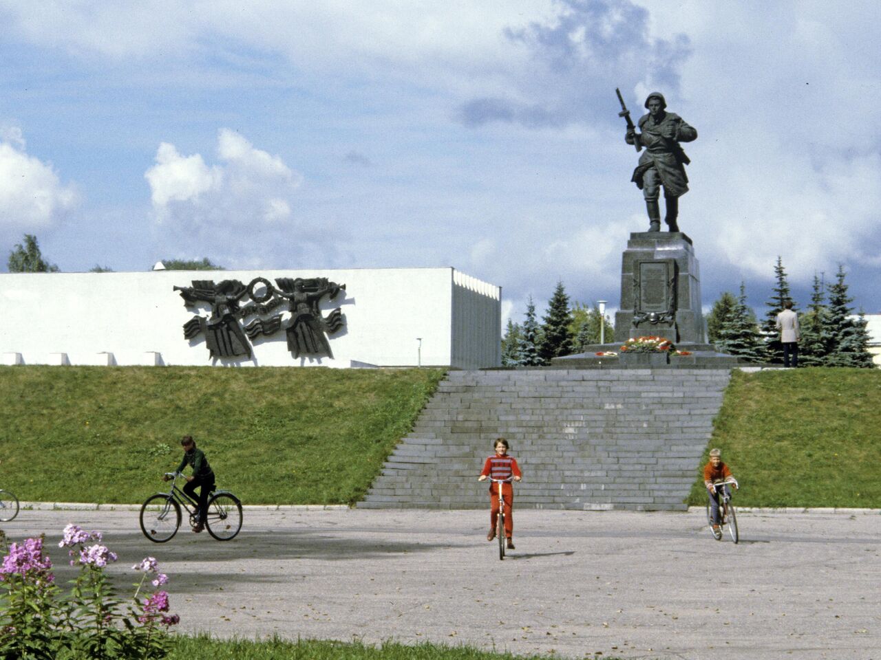 Памятник Матросову Великие Луки