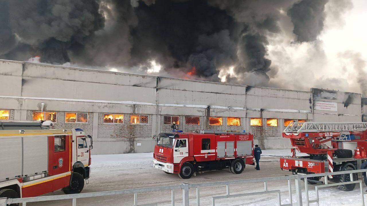 В Красноярске загорелся склад - РИА Новости, 22.02.2023