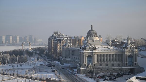 Вид на Дворец земледельцев с территории Казанского кремля