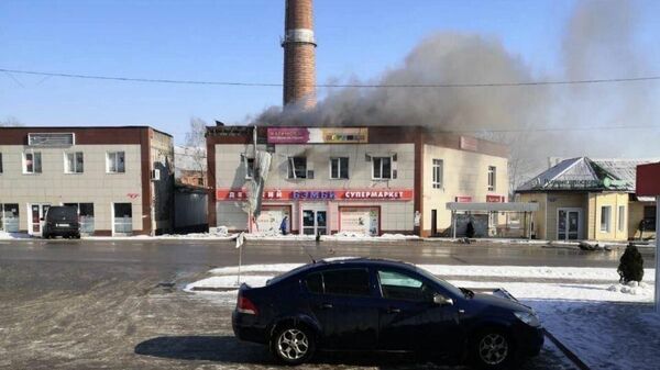 Пожар, возникший в результате обстрела со стороны ВСУ, в городе Шебекино Белгородской области