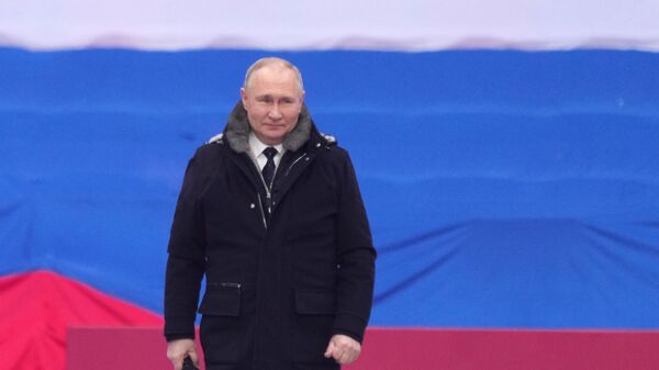 Президент РФ Владимир Путин на митинге-концерте Слава защитникам Отечества!