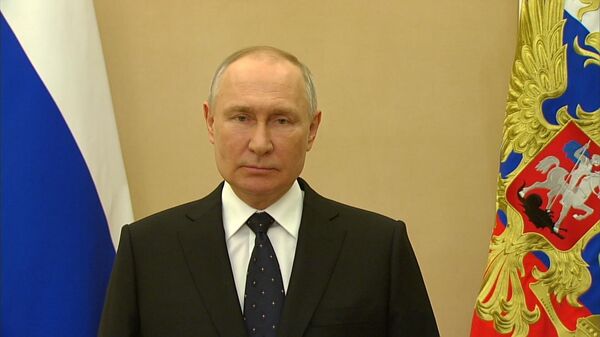 Несокрушимое единство – залог нашей победы: Путин поздравил россиян с Днем защитника Отечества