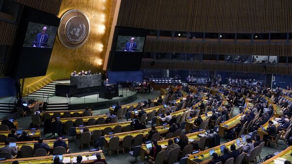 Постоянный представитель России при ООН Василий Небензя выступает на чрезвычайной спецсессии Генассамблеи ООН