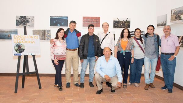 Экспозиция из сорока фотографий конкурса Андрея Стенина открылась в среду в Доме культуры Мигеля Урибе Рестрепо в Энвигадо Экспозиция из сорока фотографий конкурса Андрея Стенина открылась в среду в Доме культуры Мигеля Урибе Рестрепо в Энвигадо
