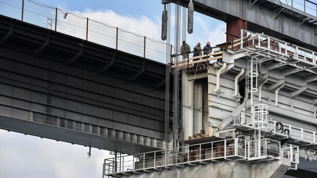 Восстановительные работы на железнодорожной части Крымского моста