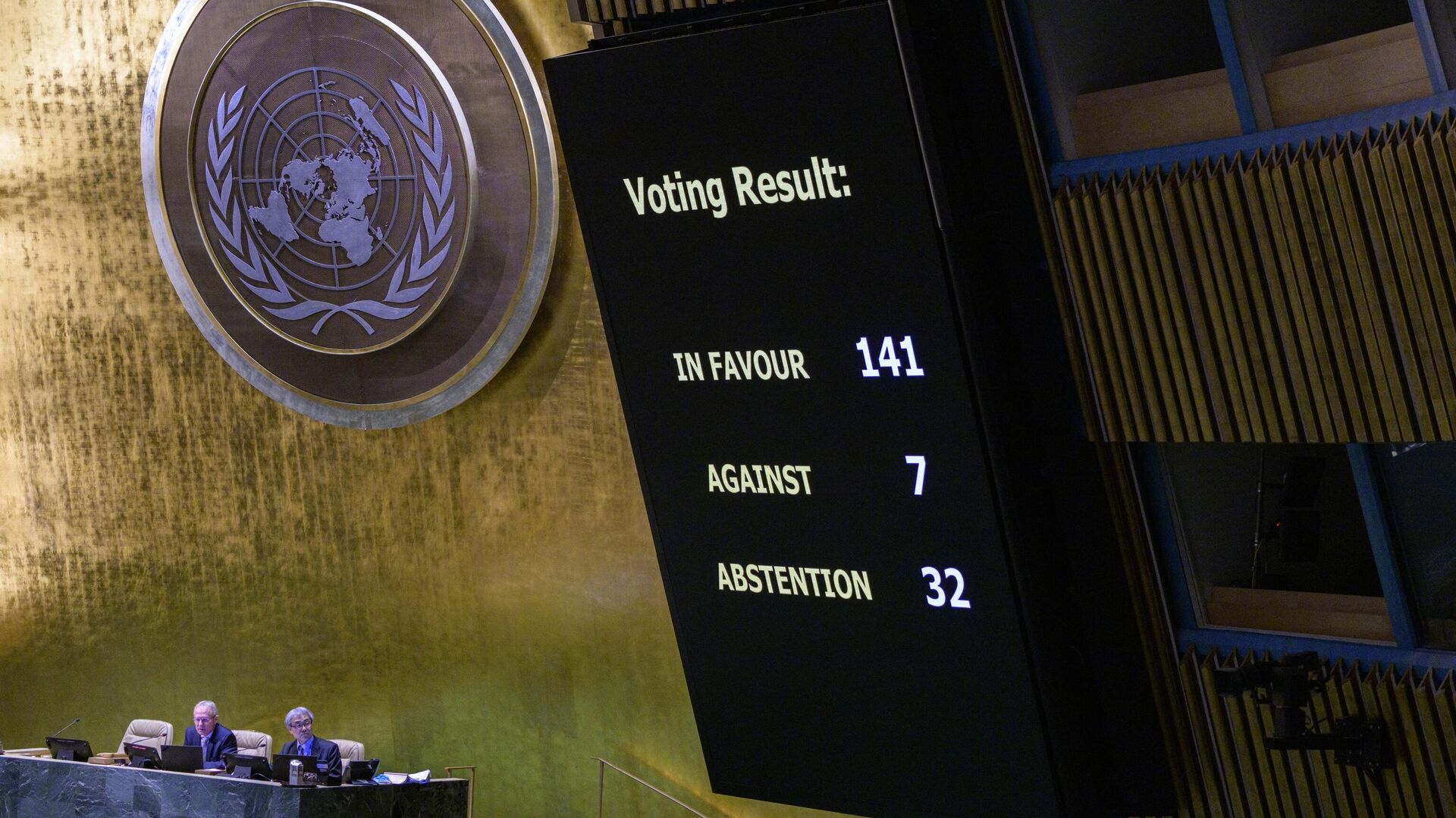 Экран с результатом голосования во время специальной сессии Генеральной Ассамблеи ООН - РИА Новости, 1920, 24.02.2023