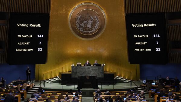Экран с результатами голосования во время специальной сессии Генеральной Ассамблеи ООН