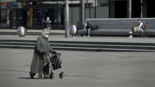 Вход на станцию ​​​​метро на Александрплац (Площадь Александра) в Берлине, Германия