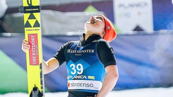 Летающая лыжница Катарина Альтхаус