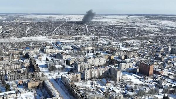Дым на месте боев в Артемовске 