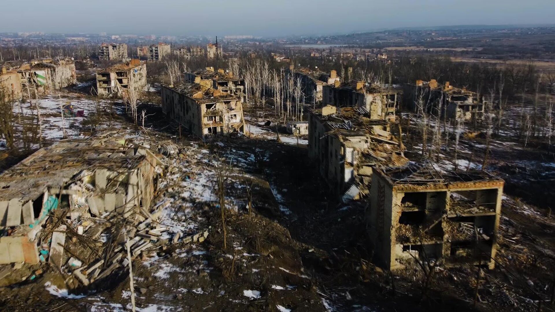 Жилые дома, разрушенные в результате обстрелов в Артемовске - РИА Новости, 1920, 28.02.2023