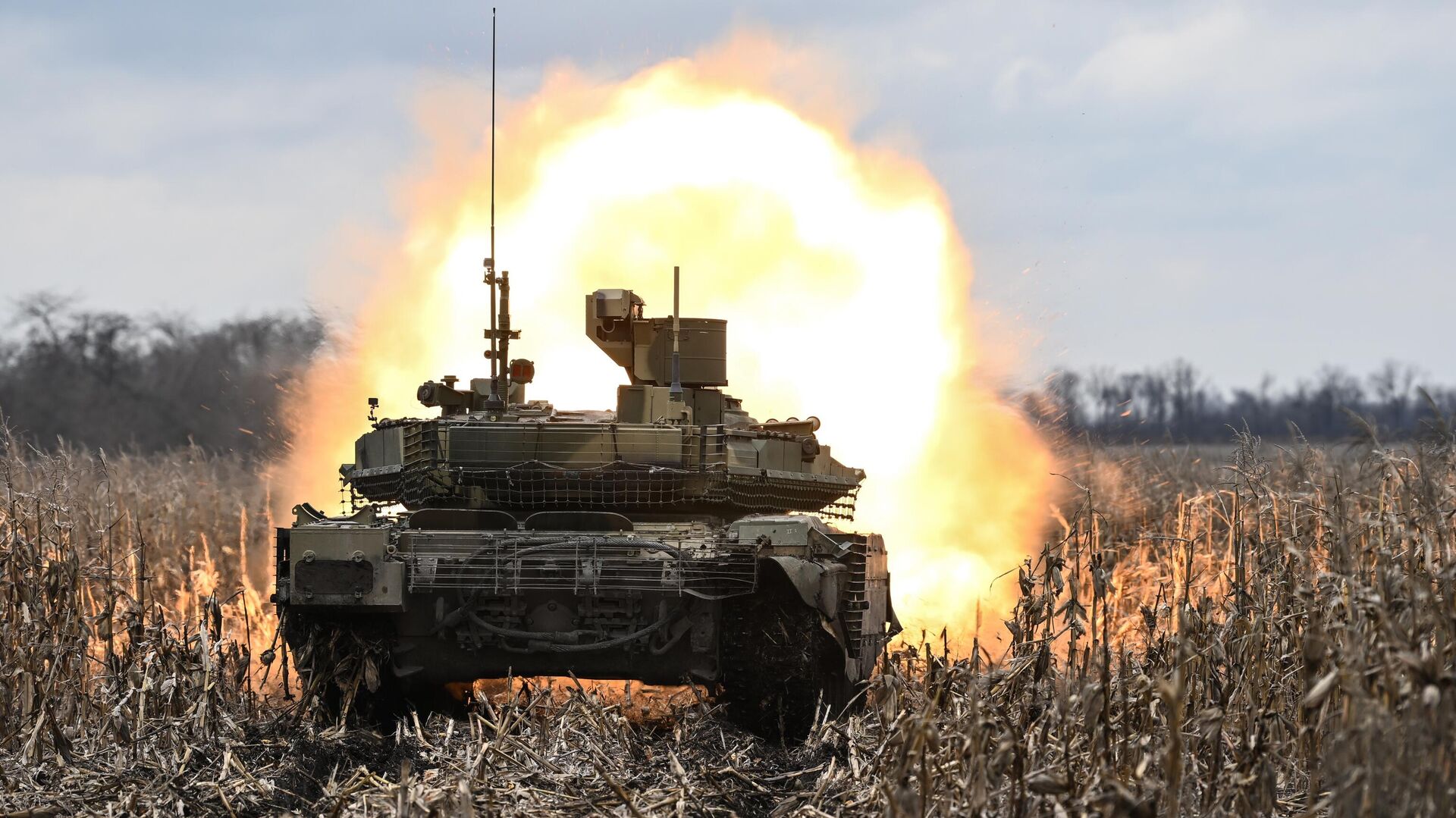 Tank T-90M Breakthrough is firing at the positions of the Armed Forces of Ukraine in the NVO zone - RIA Novosti, 1920, 03.03.2023