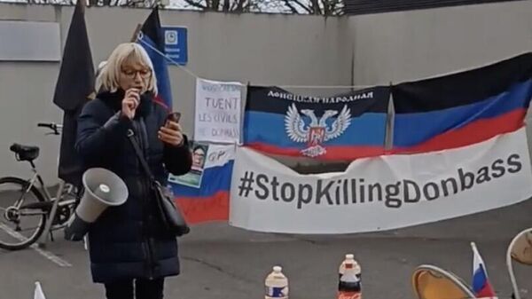 Акция против поставок оружия Украине в Версале, Франция