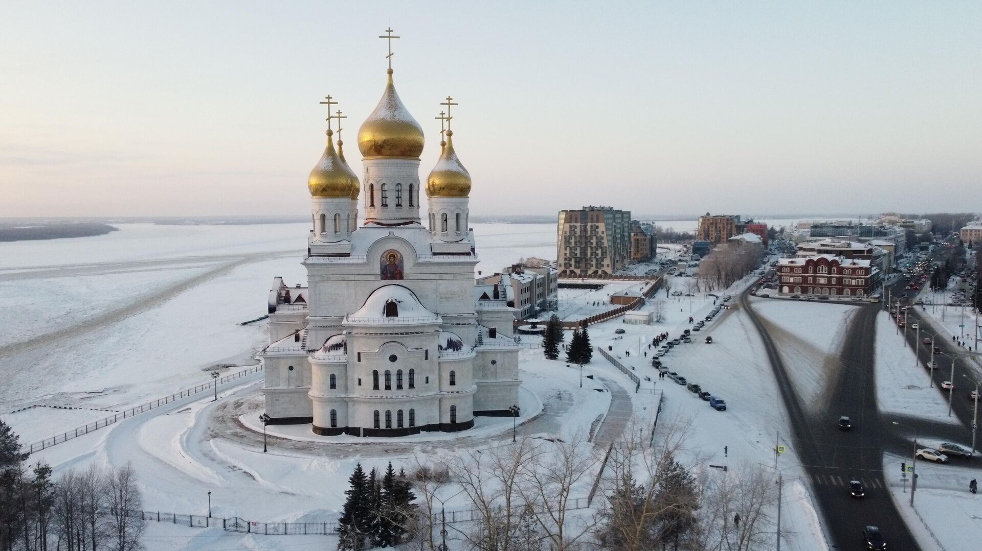 Михайло Архангельский собор в Архангельске зимой