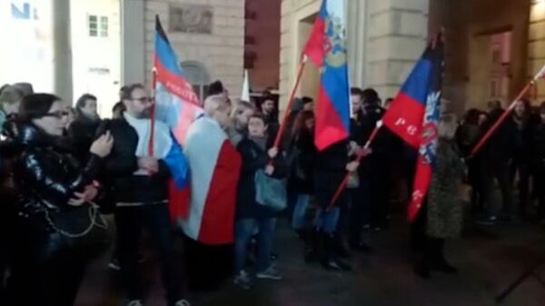 Митинги в поддержку Донбасса в городах Франции и Испании