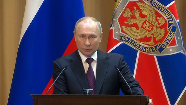 Путин: Хочу поблагодарить всех сотрудников ведомства, особенно тех, кто действовал на переднем крае