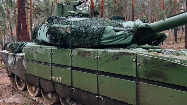 Бойцы СВО о работе танков Т-90М Прорыв и огнеметных систем Солнцепек