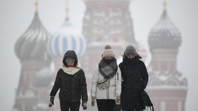 Девушки на Красной площади в Москве