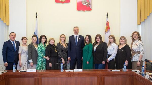 Председатель Законодательного Собрания Вологодской области Андрей Луценко поблагодарил вологодских женщин, оказывающих помощь участникам СВО