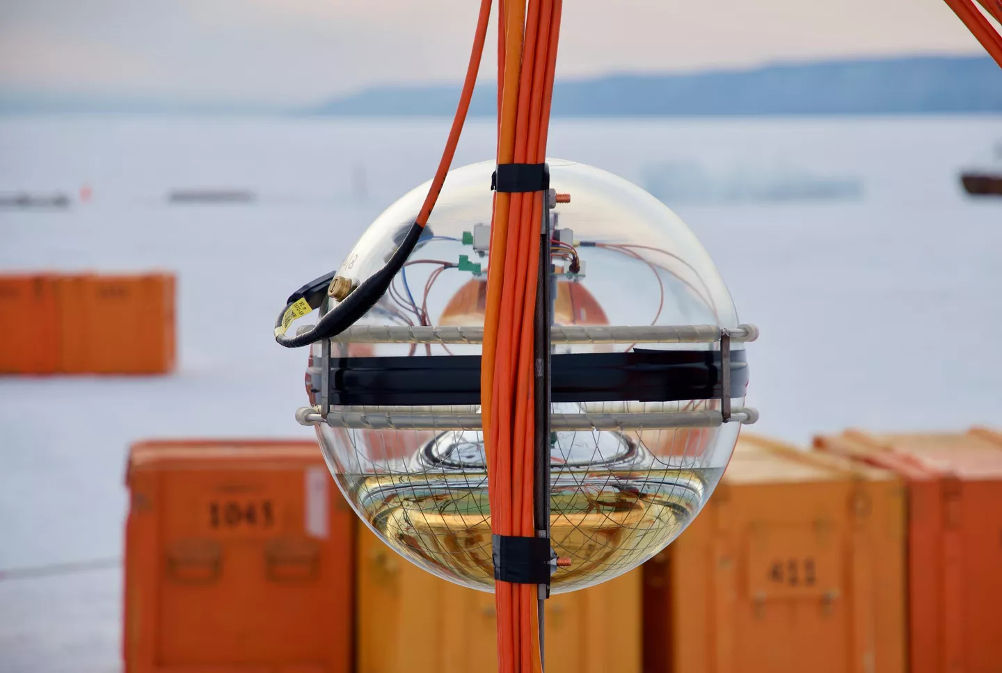 Глубоководный нейтринный детектор Байкал