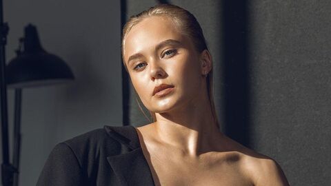 Ангелина Мельникова 