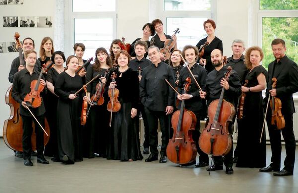 Дирижер Александр Рудин и оркестр Musica Viva Дирижер Александр Рудин и оркестр Musica Viva