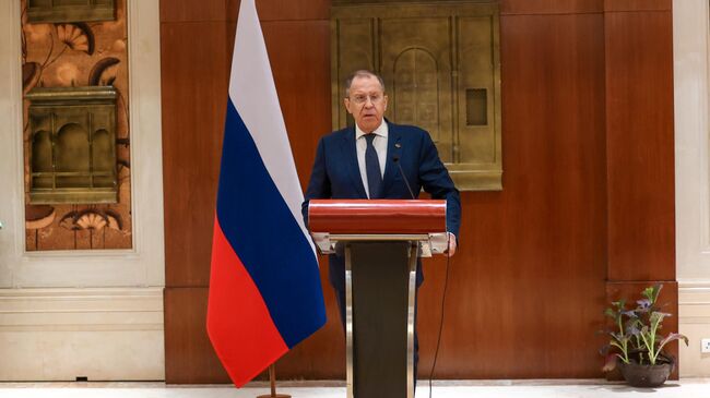 Министр иностранных дел РФ Сергей Лавров выступает на пресс-конференции по итогам участия в совещании глав МИД G20