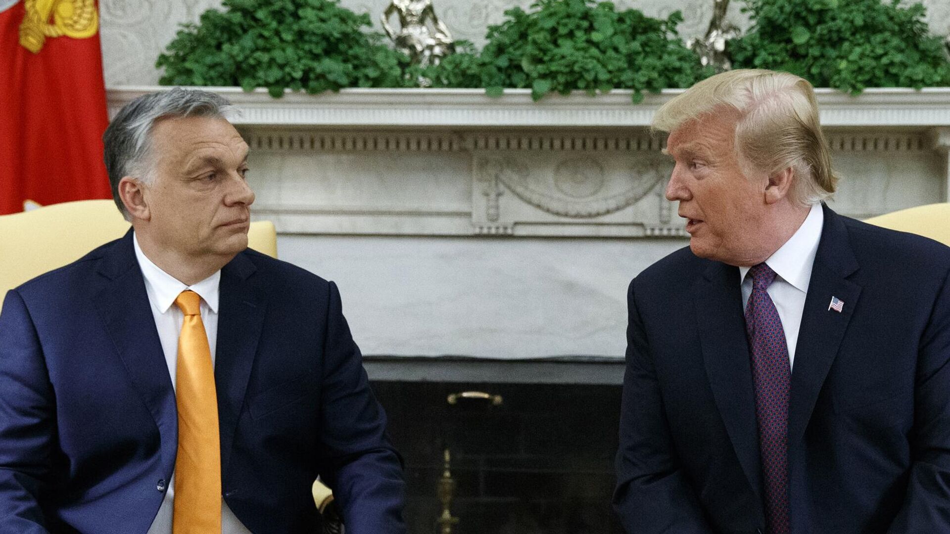 Премьер-министр Венгрии Виктор Орбан и Дональд Трамп - РИА Новости, 1920, 31.05.2024