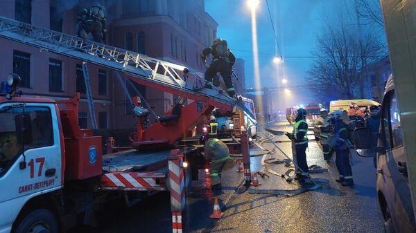 Пожар в административном здании в Кировском районе в Санкт-Петербурге