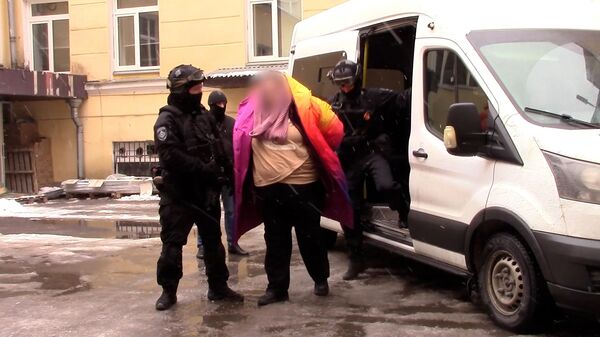 Москвичку, подозреваемую в оказании помощи ВСУ, доставили в суд