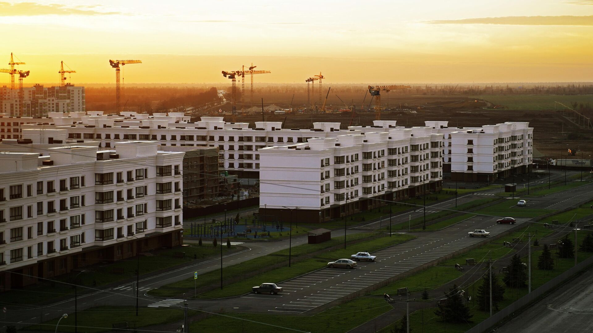 Вид на строящиеся жилые дома в Мариуполе - РИА Новости, 1920, 05.04.2023