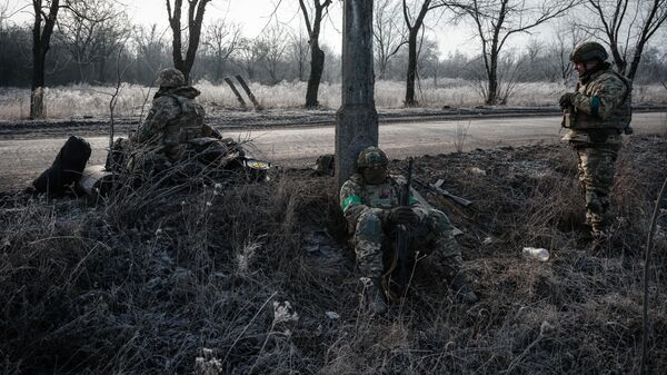 Украинские военные на дороге близ Часова Яра