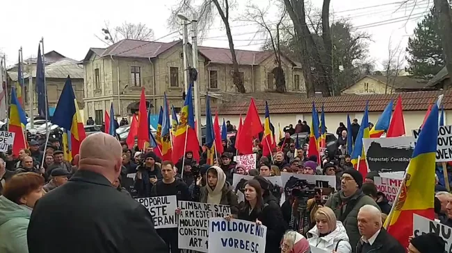 Пикет в Кишиневе против переименования государственного языка в румынский