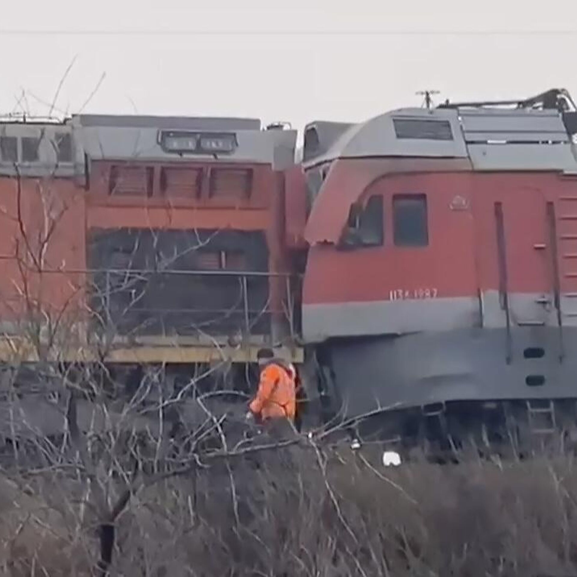 В Приморье поезд столкнулся с электровозом - РИА Новости, 06.03.2023