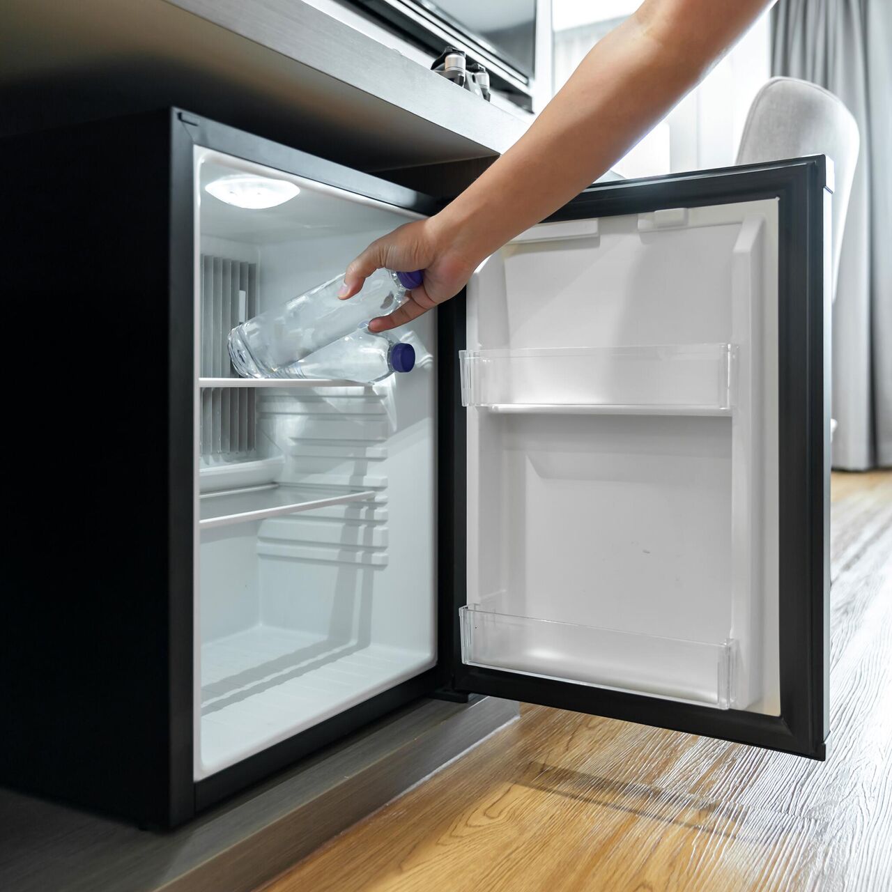 Покраска холодильника — простой способ обновить старый холодильник ✔️